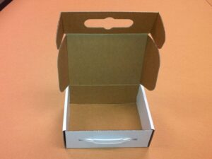 Di-Cut Carton with Heavy Duty Plastic Handle
